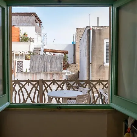 Adorabile: A 5 Min Dalla Spiaggia Apartment